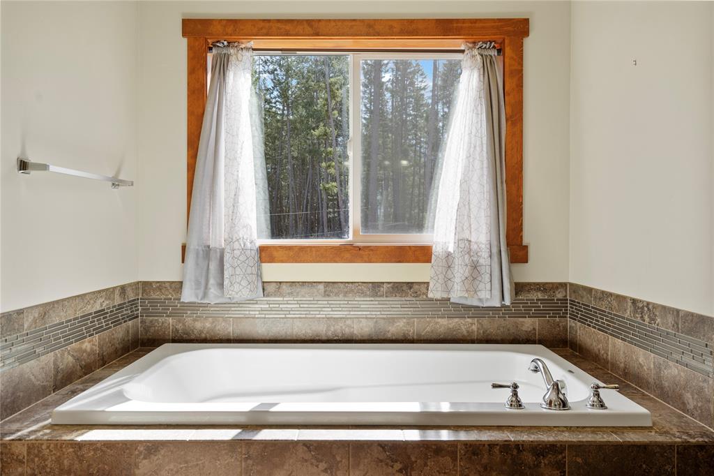 136 North Fork Trail, Columbia Falls, Flathead, Montana, United States 59912, 6 Bedrooms Bedrooms, ,5 BathroomsBathrooms,Single Family Home,For sale,North Fork Trail,1816