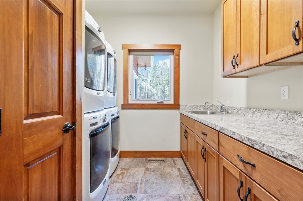136 North Fork Trail, Columbia Falls, Flathead, Montana, United States 59912, 6 Bedrooms Bedrooms, ,5 BathroomsBathrooms,Single Family Home,For sale,North Fork Trail,1816
