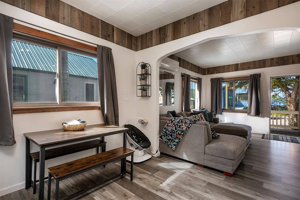 33 Summit Avenue, Somers, Flathead, Montana, United States 59932, 2 Bedrooms Bedrooms, ,1 BathroomBathrooms,Single Family Home,For sale,Summit Avenue,1817