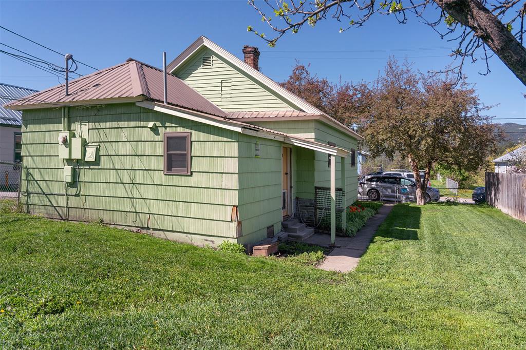 33 Summit Avenue, Somers, Flathead, Montana, United States 59932, 2 Bedrooms Bedrooms, ,1 BathroomBathrooms,Single Family Home,For sale,Summit Avenue,1817