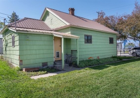 33 Summit Avenue, Somers, Flathead, Montana, United States 59932, 2 Bedrooms Bedrooms, ,1 BathroomBathrooms,Single Family Home,For sale,Summit Avenue,1817