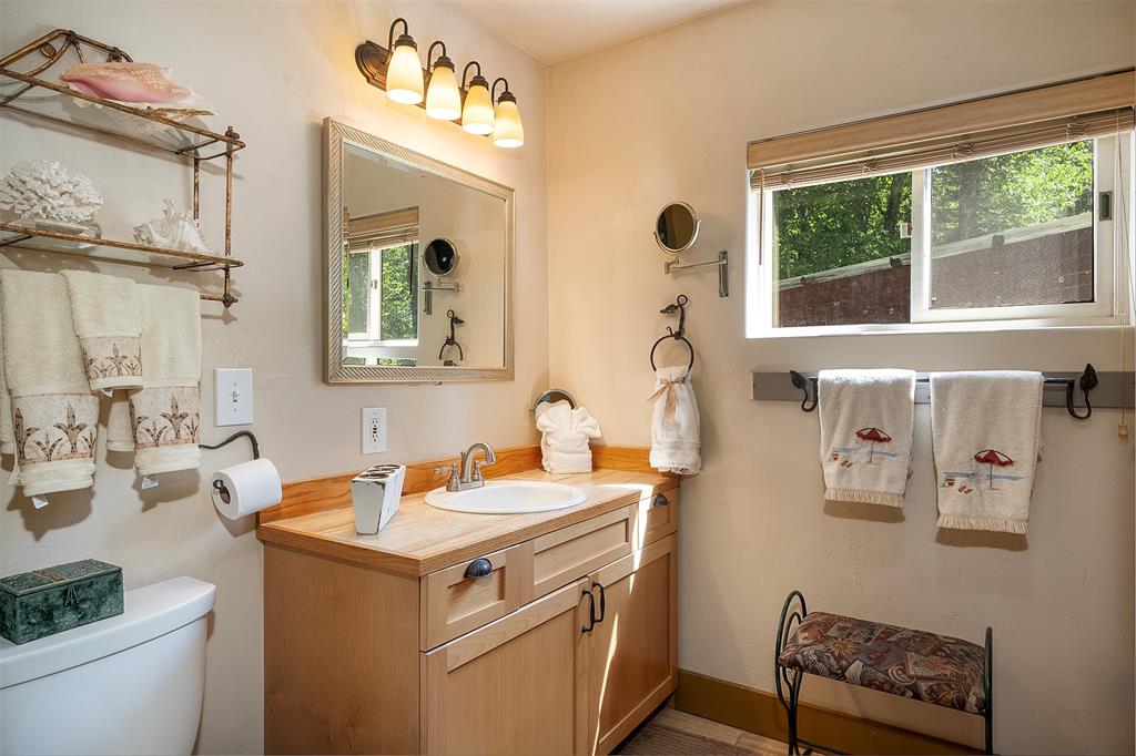 945 Swan River Road, Bigfork, flathead, Montana, United States 59911, 4 Bedrooms Bedrooms, ,3 BathroomsBathrooms,Single Family Home,For sale,Swan River Road,1826